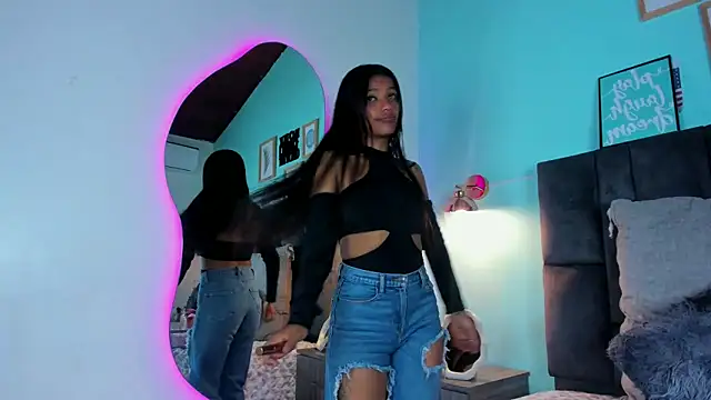 rachellmartinez online show from 28, 2, 2025