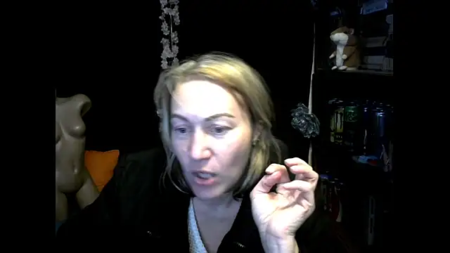 wLESLYMOSw online show from 31, 10, 2025