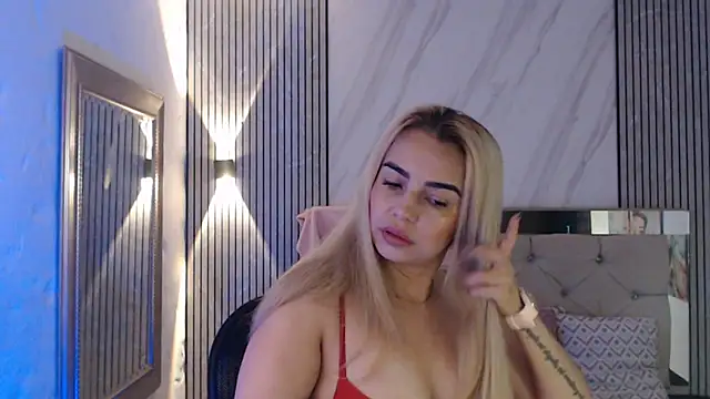 Snapshot of ashley__tylor chatting on 5, 5, 2026 ashley tylor online show from 5, 5, 2026