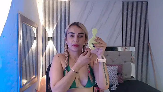 Snapshot of ashley__tylor chatting on 8, 5, 2026 ashley tylor online show from 8, 5, 2026