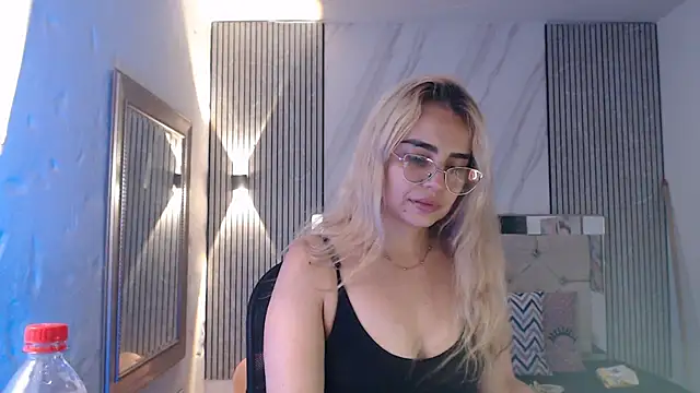 Snapshot of ashley__tylor chatting on 11, 5, 2026 ashley tylor online show from 11, 5, 2026