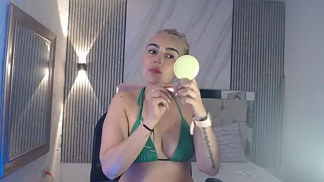 Snapshot of ashley__tylor chatting on 5, 6, 2026 ashley tylor online show from 5, 6, 2026