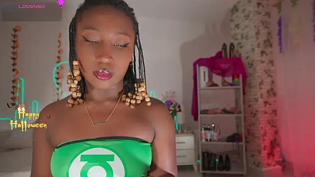 EmmaSanzz  online show from 28, 10, 2025