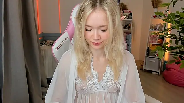 Lily Young online show from 22, 10, 2025