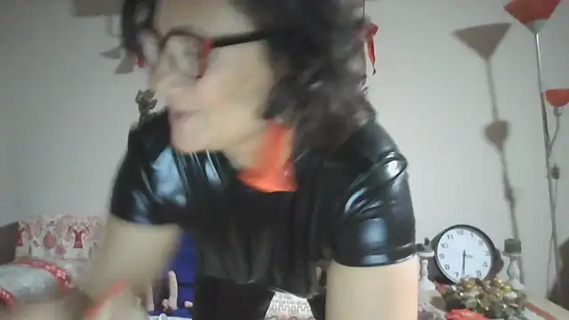 Snapshot of LadyLizi chatting on 16, 12, 2024 LadyLizi online show from 16, 12, 2024