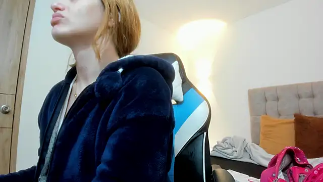 Carolina hernandez22 online show from 15, 10, 2025