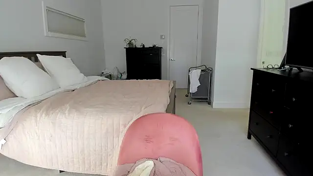 Kymmmy online show from 25, 1, 2025