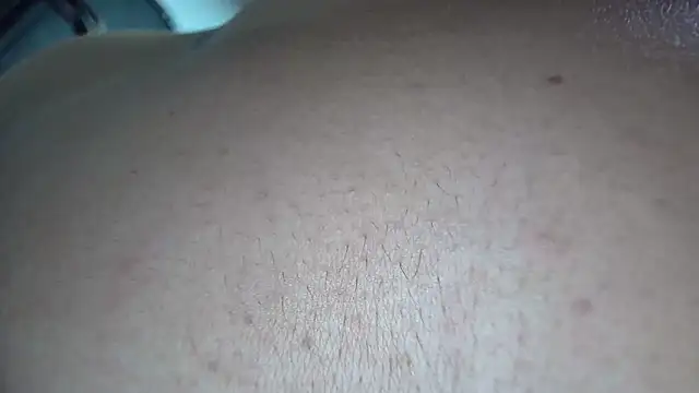 Snapshot of white_sexy_ chatting on 18, 10, 2025 white sexy online show from 18, 10, 2025