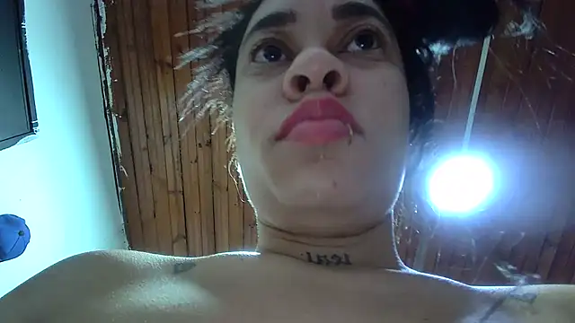 Snapshot of white_sexy_ chatting on 25, 10, 2025 white sexy online show from 25, 10, 2025