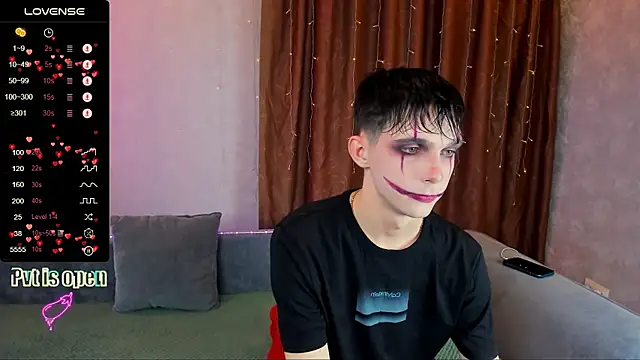 Aaron Boom online show from 31, 10, 2025