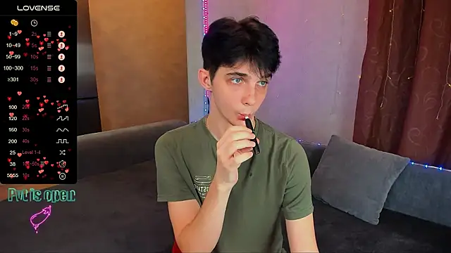 Aaron Boom online show from 30, 11, 2025