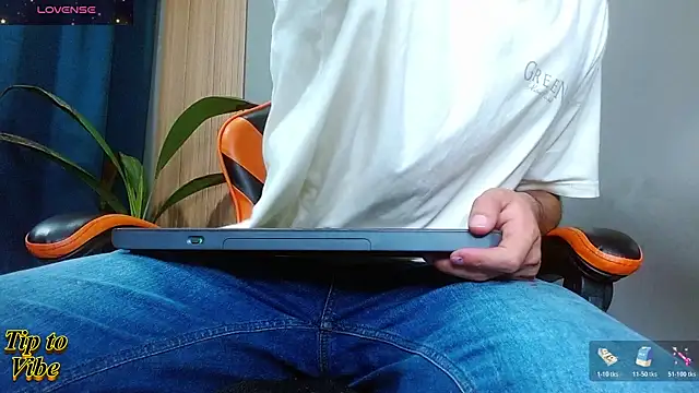 Mr WhiteCock online show from 3, 12, 2025