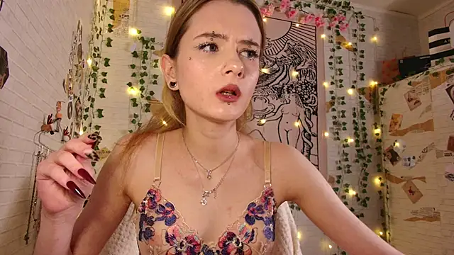 summerhazeee online show from 3, 2, 2026