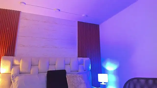 SophiaWylde online show from 7, 3, 2025