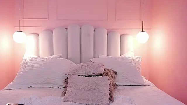 sarah salis  online show from 14, 12, 2025