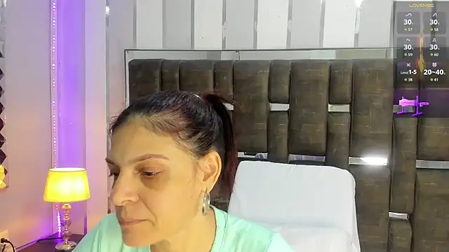 Snapshot of KatteMoss chatting on 10, 5, 2026 KatteMoss online show from 10, 5, 2026