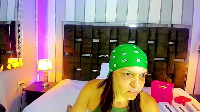 Snapshot of KatteMoss chatting on 17, 5, 2026 KatteMoss online show from 17, 5, 2026