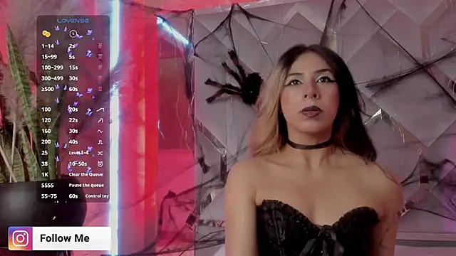 Sara Foxx1 online show from 28, 10, 2025