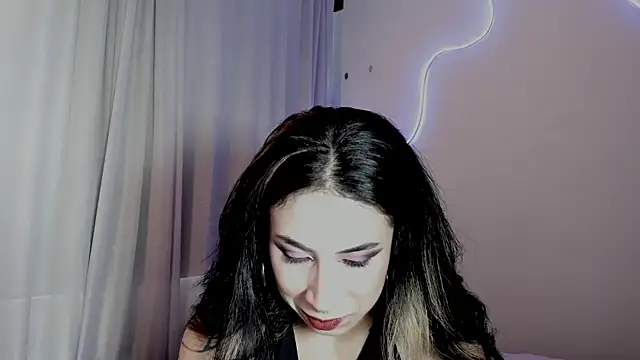 Snapshot of Sara_Foxx1 chatting on 4, 7, 2026 Sara Foxx1 online show from 4, 7, 2026