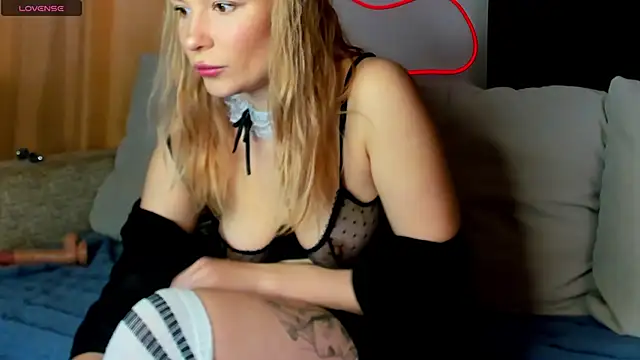 Snapshot of Leila_purr18 chatting on 22, 2, 2025 Leila purr18 online show from 22, 2, 2025