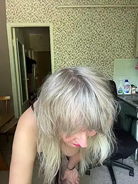 EsterHotMilf online show from 17, 6, 2026