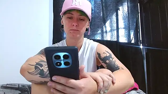 tomboyblue online show from 11, 4, 2026