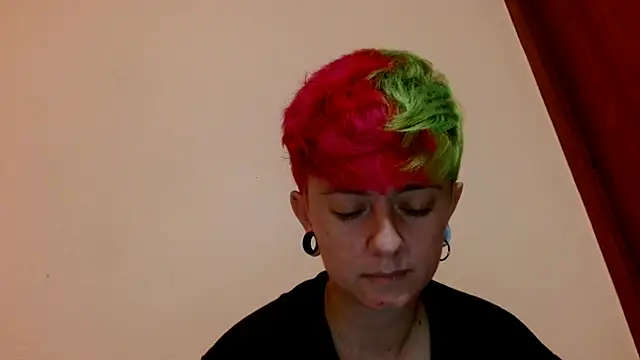 Snapshot of tomboyblue chatting on 28, 7, 2026 tomboyblue online show from 28, 7, 2026