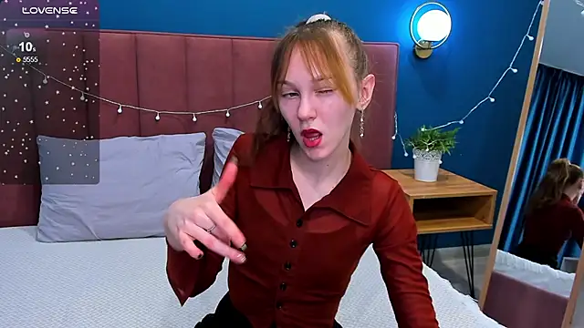 VanillaKelly online show from 5, 2, 2025