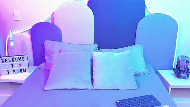 SophieGomez22 online show from 7, 2, 2025