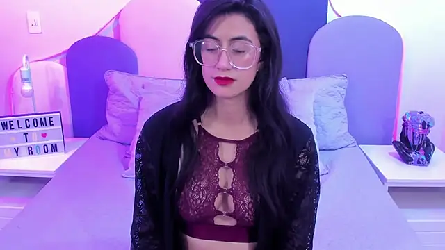 SophieGomez22 online show from 9, 2, 2025