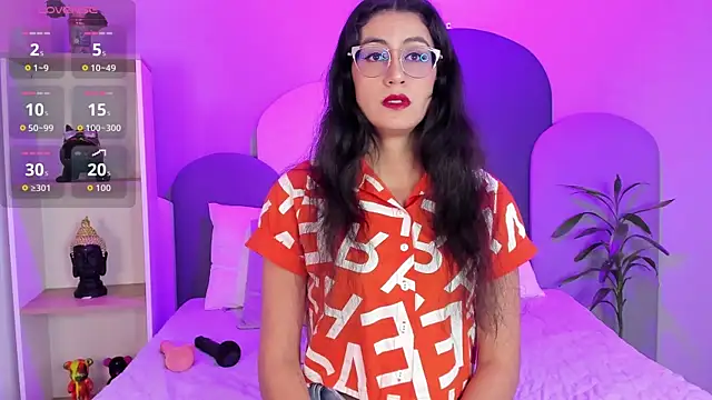 SophieGomez22 online show from 22, 10, 2025