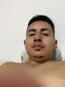 Snapshot of DanielGomez9 chatting on 12, 12, 2024 DanielGomez9 online show from 12, 12, 2024