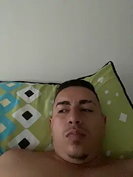 Snapshot of DanielGomez9 chatting on 1, 1, 2025 DanielGomez9 online show from 1, 1, 2025