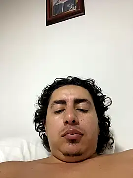 Snapshot of DanielGomez9 chatting on 3, 11, 2025 DanielGomez9 online show from 3, 11, 2025