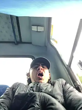 Snapshot of DanielGomez9 chatting on 17, 11, 2025 DanielGomez9 online show from 17, 11, 2025