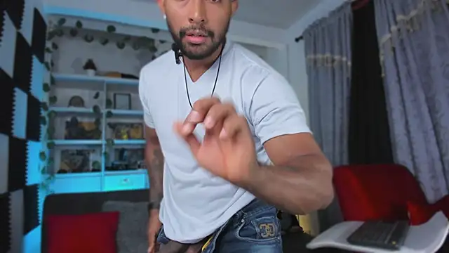 Couple muscle1 online show from 1, 12, 2025