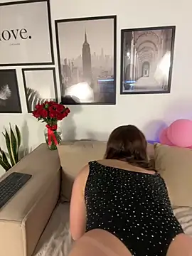 Eva Gonzalez online show from 12, 10, 2025