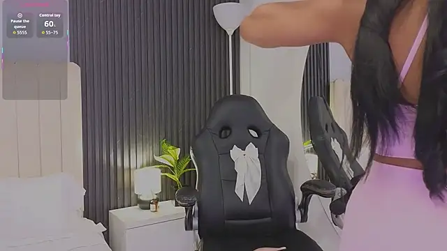 Madiee Rhea online show from 13, 4, 2026