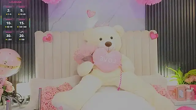Snapshot of Madiee_Rhea chatting on 28, 4, 2026 Madiee Rhea online show from 28, 4, 2026