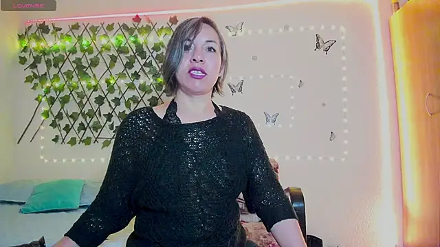 Snapshot of Lady_breaks_hearts chatting on 22, 9, 2025 Lady breaks hearts online show from 22, 9, 2025