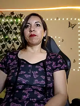 Snapshot of Lady_breaks_hearts chatting on 6, 10, 2025 Lady breaks hearts online show from 6, 10, 2025
