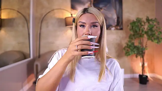 EvaZane online show from 13, 3, 2026