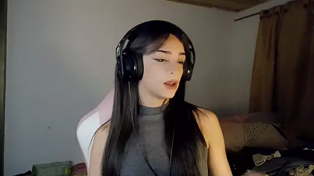 Dollbehavior  online show from 17, 4, 2026