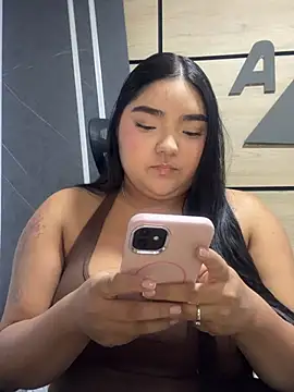 Snapshot of little_lissiee chatting on 25, 6, 2026 little lissiee online show from 25, 6, 2026
