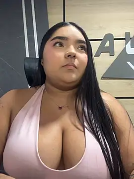 Snapshot of little_lissiee chatting on 27, 6, 2026 little lissiee online show from 27, 6, 2026