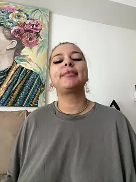 Snapshot of AllysonK chatting on 19, 7, 2026 AllysonK online show from 19, 7, 2026
