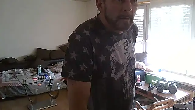 Snapshot of rosaeichel chatting on 4, 3, 2026 rosaeichel online show from 4, 3, 2026