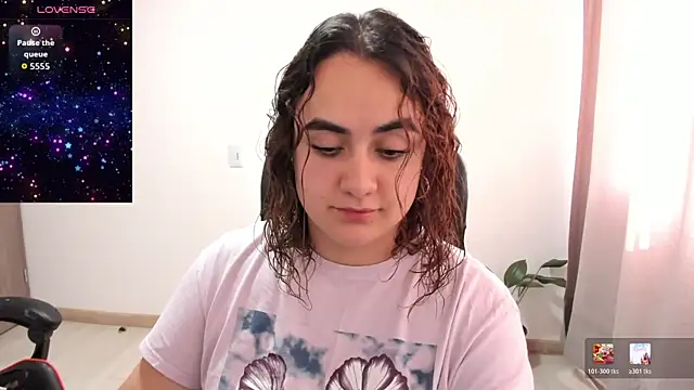 Snapshot of maryluna95 chatting on 10, 7, 2026 maryluna95 online show from 10, 7, 2026