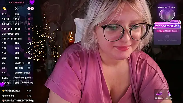 Snapshot of CoolTatis chatting on 6, 1, 2025 CoolTatis online show from 6, 1, 2025