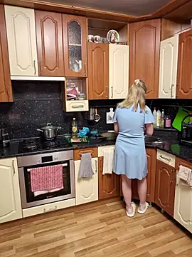 D0nna  online show from 3, 4, 2026